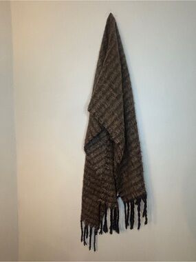 Steve Madden Brown Fringe blanket scarf